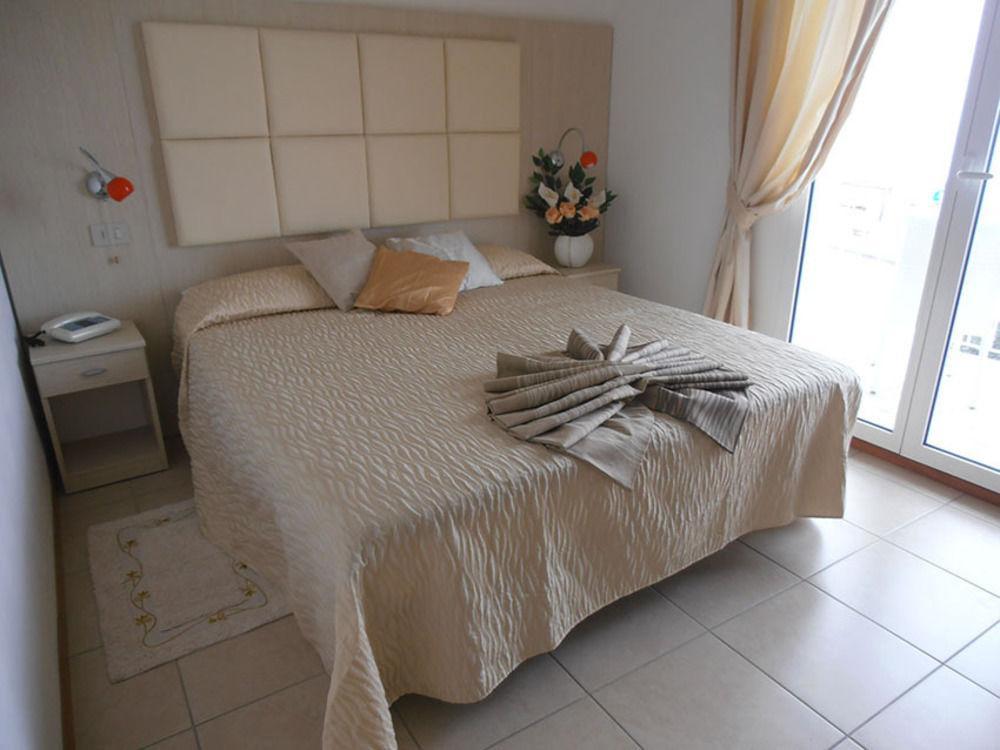 Hotel Toscana Marotta Exteriér fotografie